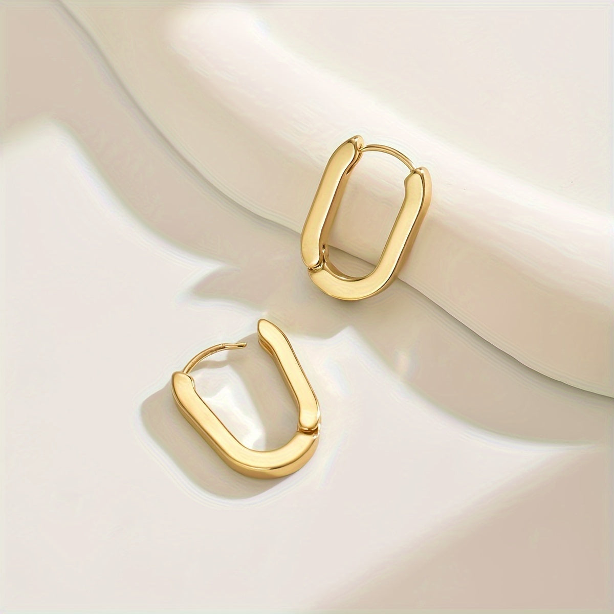 綾華｜モダンジオメトリック フープピアス