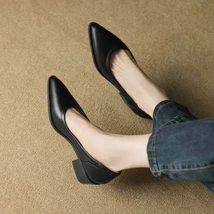 チエ｜ポインテッドミドルヒールパンプス