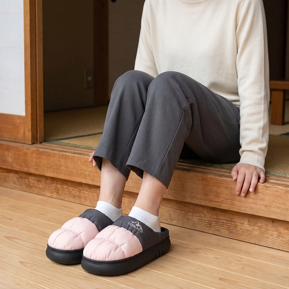 アオイ｜バイカラーダウン風冬サンダル