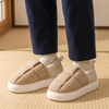 カーキ